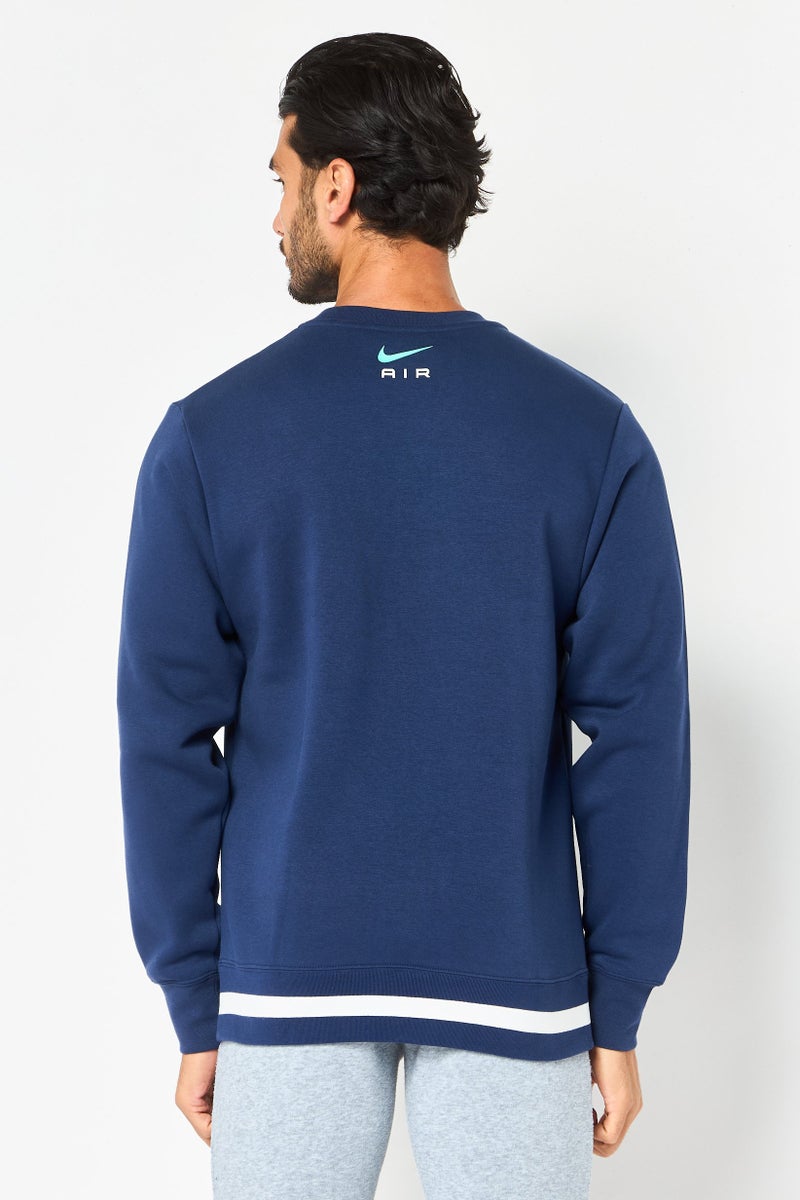 Nike سويت شيرت رياضي للرجال بأكمام طويلة مناسب للخارج، أزرق داكن - Image 2